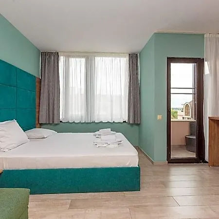 Tarsis Club And Aquapark Nesebar